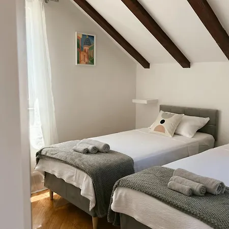 The Cozy Nook Apartman *